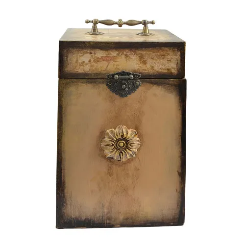 Сундук малый с металлической ручкой, размер 18*18*35 см